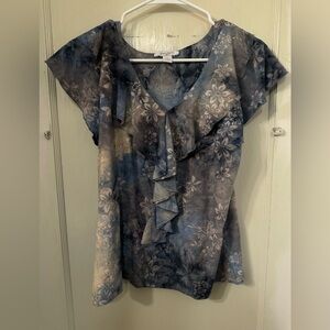 Pretty elegant blue floral top with sparkle details